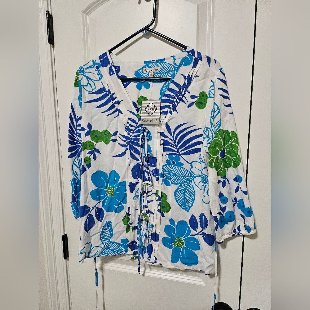 Kate Park Women's Floral Tropical V-Neck Top White, Size Small, New w/Tag